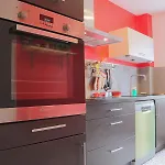 Terracotta Duplex, 8 Guest, Garage Included アパート *