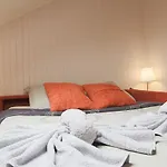 アパート Terracotta Duplex, 8 Guest, Garage Included