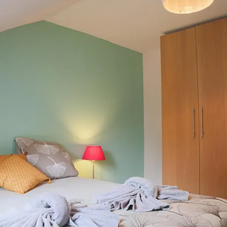 Apartment Terracotta Duplex, 8 Guest, Garage Included Mulhouse
