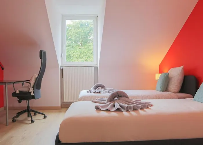 Terracotta Duplex, 8 Guest, Garage Included Appartement