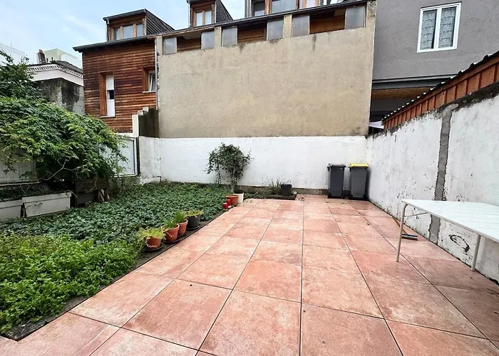 Terracotta Duplex, 8 Guest, Garage Included Mulhouse